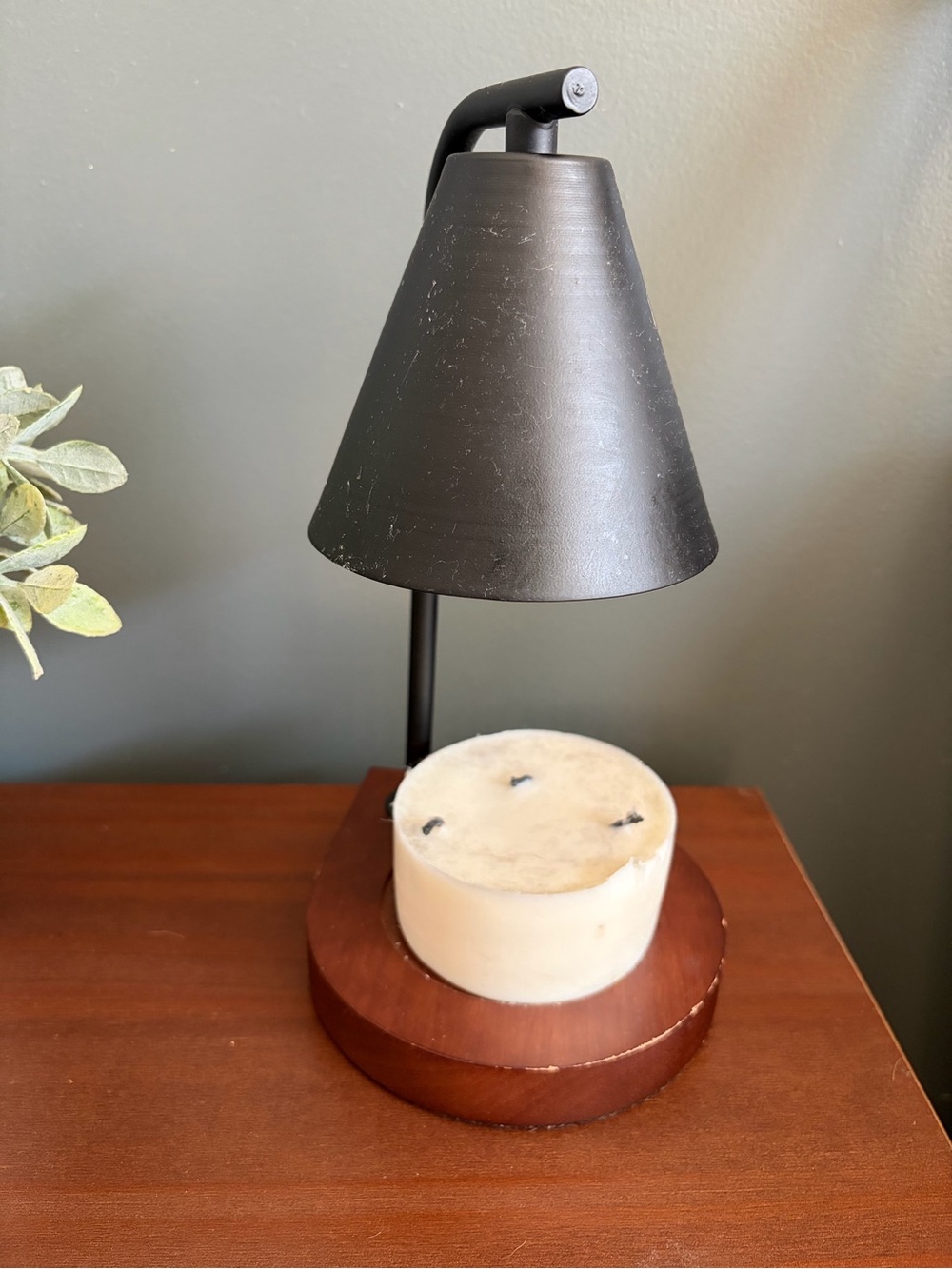 plug in candle warmer wood metal black
matte